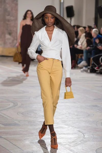 Look 30